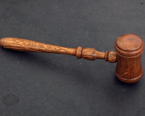 Rapper Pooh Shiesty, 7 others arrested, charged with robbing, kidnapping