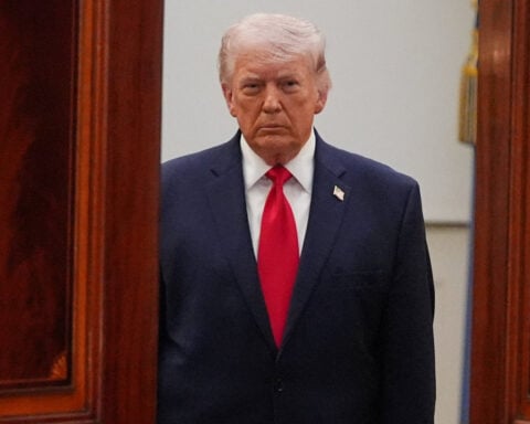 World anxious to open Hormuz Strait while Trump and Iran trade threats