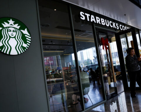Starbucks closes China deal with Boyu, plans to expand stores
