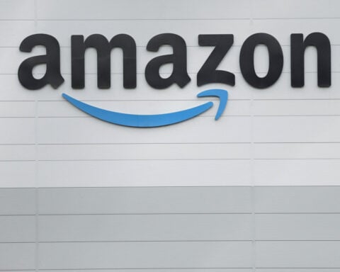 Amazon must negotiate with Staten Island warehouse workers, NLRB says