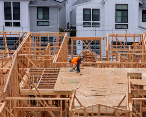 US fixed 30-year mortgage rate rises to 6.46% amid Iran war