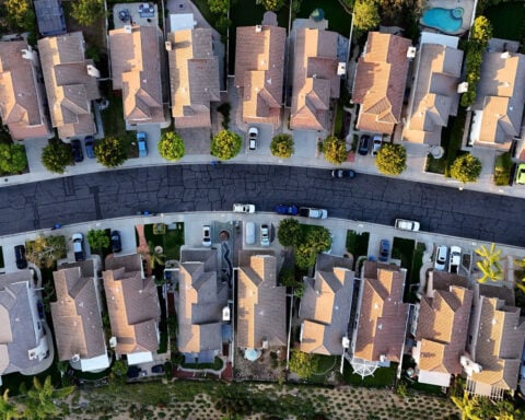 Spring housing market stalls as war, high mortgage rates keep buyers sidelined