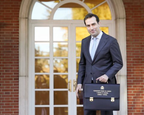 Spain calls for joint EU debt issuance to cut costs