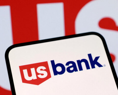 U.S. Bancorp profit jumps on interest income, fee revenue boost