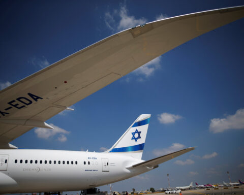 Israel's El Al to buy up to 12 more Boeing 787s for $1.5 billion