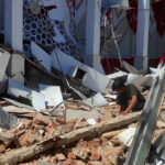 Indonesia earthquake damages buildings, but tsunami alerts have been lifted