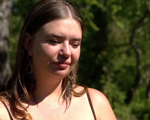 Woman shares story behind viral video of mama bear wrangling cubs