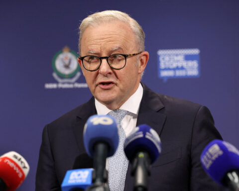 Australian leader urges using public transport, says war's effects will last months