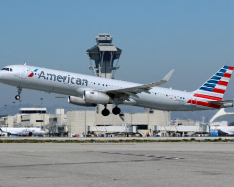 Qantas, American Airlines get interim Australia nod for trans-Pacific tie-up