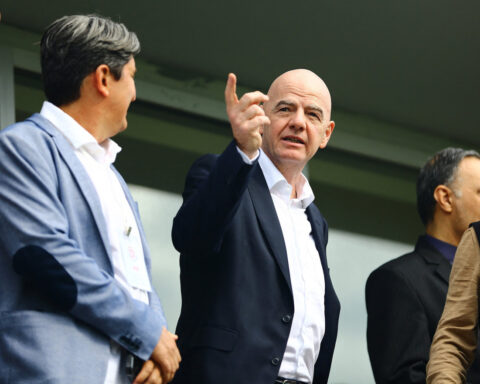 Soccer-Infantino says Iran will play World Cup matches in US as planned