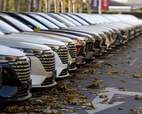 Republican senator proposes to widen US ban on Chinese autos