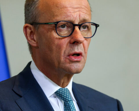 German chancellor clarifies Syrian refugee comments after backlash