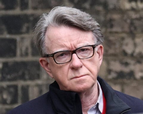 UK foreign ministry chief to leave after Mandelson vetting row