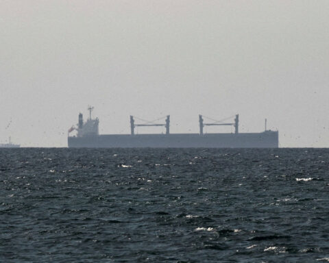 Oil falls on prospects for talks to end Iran war