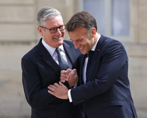 Macron and Starmer hold international summit on reopening the Strait of Hormuz