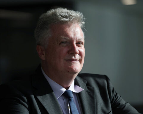 Bank of England chief economist criticises colleagues' 'wait and see' messaging