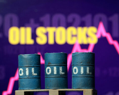 Traders place $760 million bet on falling oil ahead of Hormuz announcement 