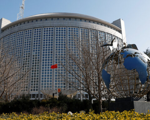 China willing to advance talks to upgrading Switzerland trade pact, ministry says