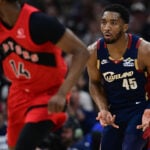 Cavaliers' Mitchell extends NBA-record streak of 30-point games to 9 in series openers