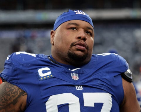 Bengals get star defensive tackle Dexter Lawrence from Giants for 10th overall pick, AP sources say