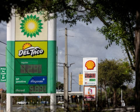 US energy chief says gas prices could stay above $3 per gallon until next year