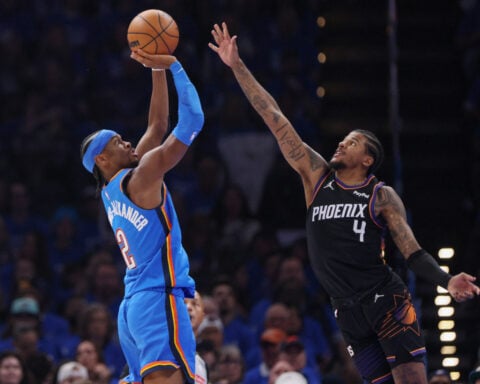 Gilgeous-Alexander scores 25 as reigning champion Thunder open playoffs with 119-84 win over Suns