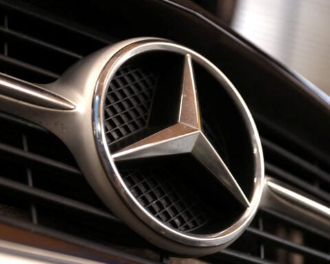 Samsung SDI signs first EV battery supply deal with Mercedes-Benz