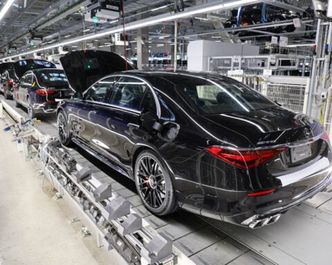 Samsung SDI signs first EV battery supply deal with Mercedes-Benz