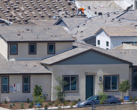 US homebuilders brace for another challenging year as war, tariffs hurt margins