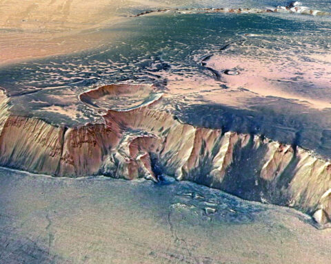 ‘Bathtub ring’ offers new evidence for Mars ocean billions of years ago