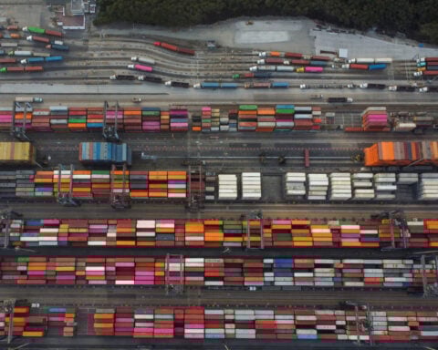 Mexico eyes early trade deal on steel, aluminum, autos ahead of USMCA