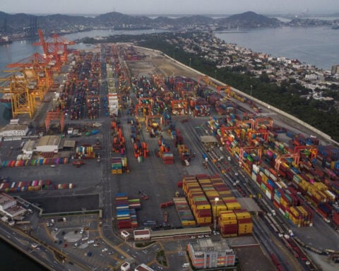 Mexico economy stuck in mild stagflation this year, held back by trade uncertainty: Reuters poll