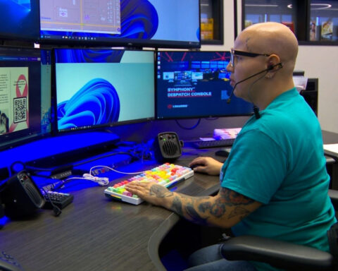 Community rallies for 911 dispatcher battling breast cancer