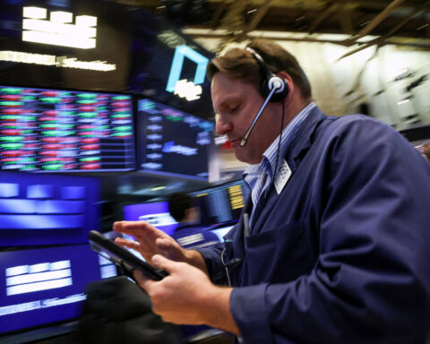 Wall Street closes slightly down on renewed tensions between US, Iran