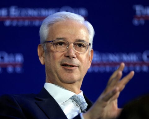 Wells Fargo CEO says reducing interest rates before seeing end to Iran conflict would be a mistake