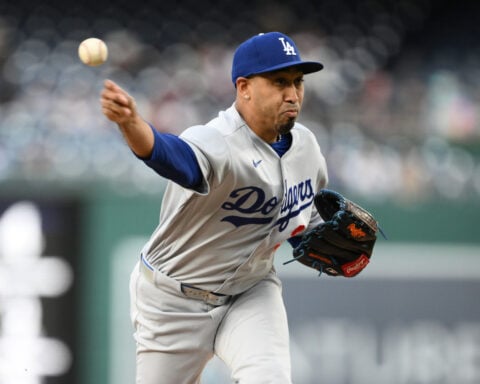Dodgers closer Edwin Díaz will have elbow surgery and is expected to miss about 3 months
