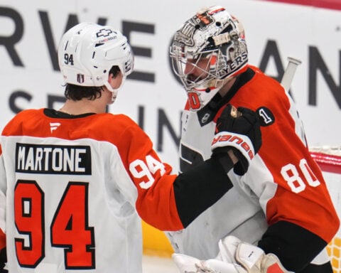 Vladar stops 27 shots as Flyers top Penguins 3-0 to take commanding 2-0 lead in first-round series