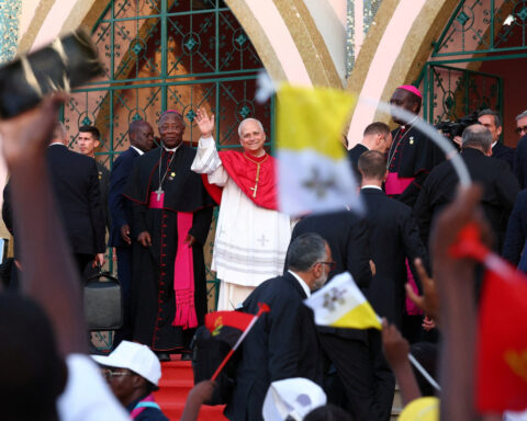 Pope heads to Equatorial Guinea after denouncing authoritarians