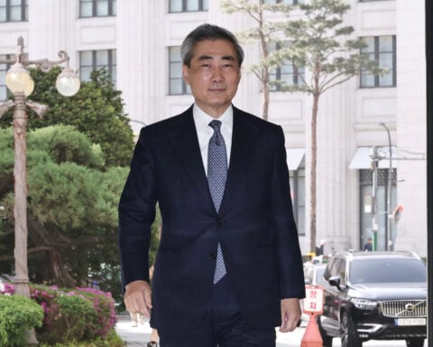 Taking Bank of Korea helm, crisis-era veteran pursues ambitious won overhaul