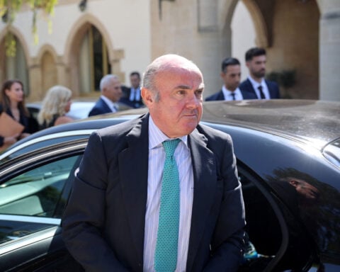 ECB must keep cool head on rates amid Iran war, de Guindos says