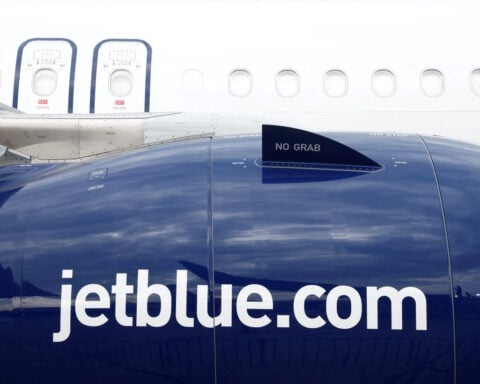 Lawmakers question if JetBlue is using personal data to set ticket prices