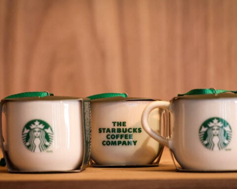 Keurig, Nestlé extend deal to distribute Starbucks products