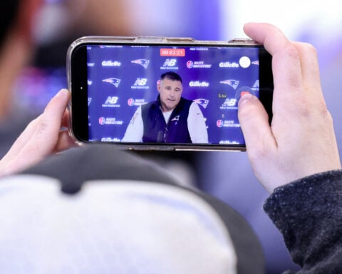 Mike Vrabel says he's had difficult conversations after publication of photos with NFL reporter