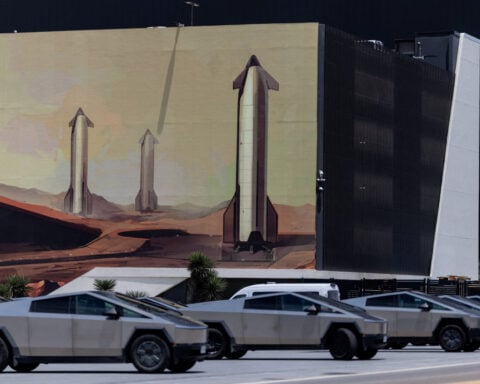 Musk and insiders to retain voting control of SpaceX after IPO, filing shows