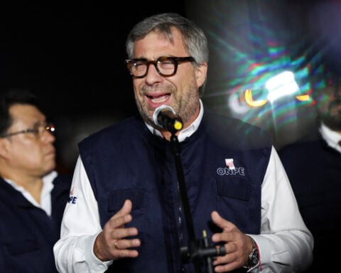 Peru election chief resigns as vote count drags on