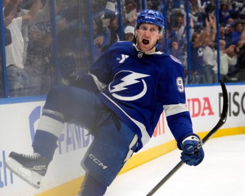 Moser scores in OT as Lightning beat Canadiens 3-2 in Game 2 and tie first-round series
