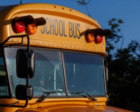 Los Angeles schools set limits on classroom screen time