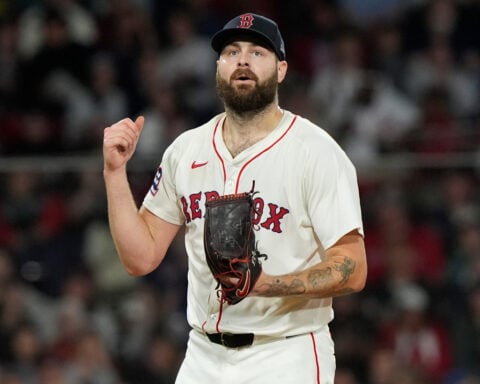 Right-hander Lucas Giolito agrees to deal with Padres for just under $2.8 million