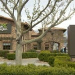 Police respond after man makes threats inside restaurant