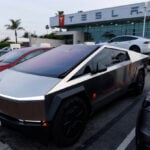 Tesla reports surprise positive free cash flow in the first quarter